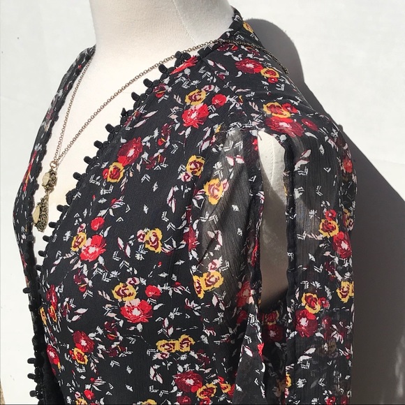 Material Girl Floral Patterned Romper - Picture 3 of 6